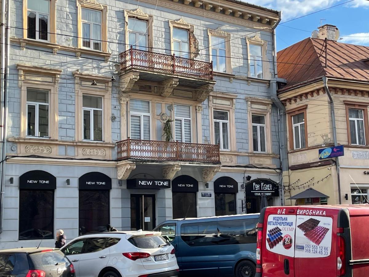 Lux Apartment In Zentrum Chernivtsi Ngoại thất bức ảnh