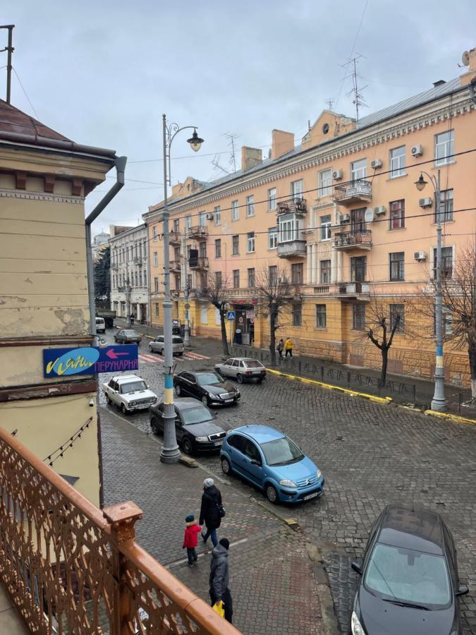 Lux Apartment In Zentrum Chernivtsi Ngoại thất bức ảnh
