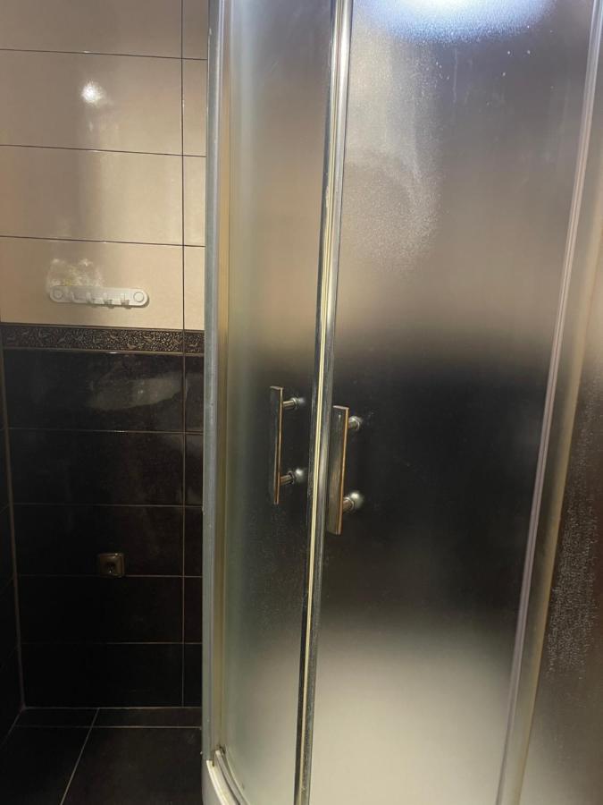 Lux Apartment In Zentrum Chernivtsi Ngoại thất bức ảnh