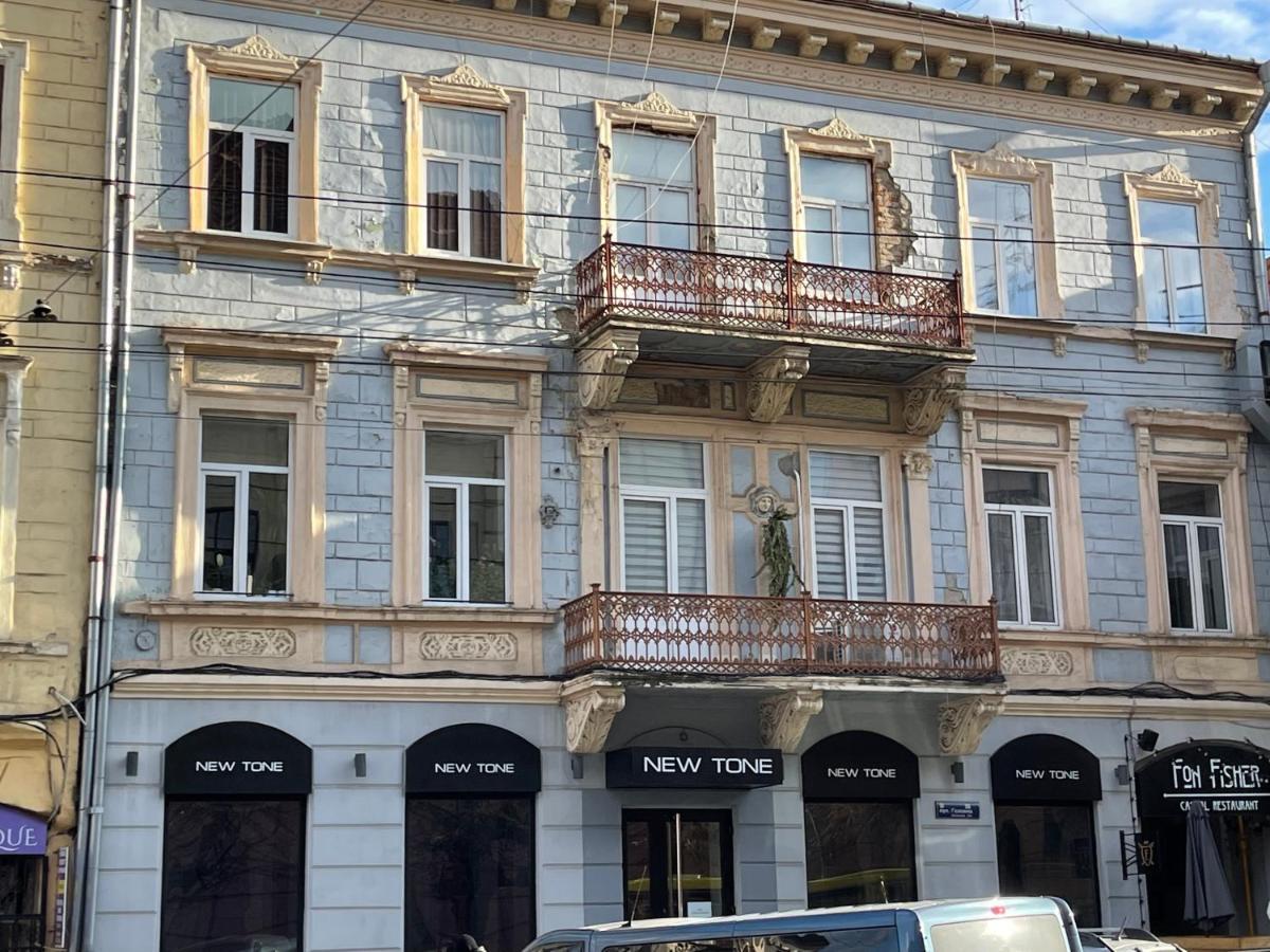 Lux Apartment In Zentrum Chernivtsi Ngoại thất bức ảnh